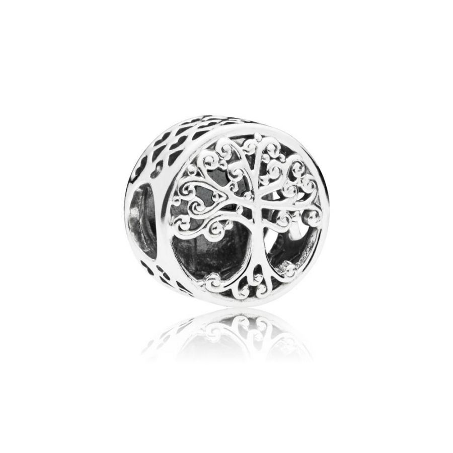 Pandora family tree charm